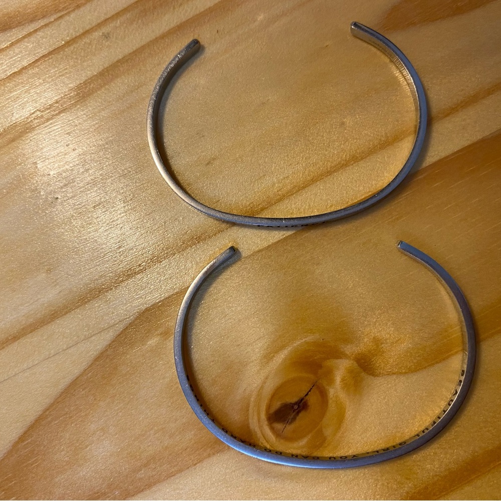 2 Mantraband bracelets - Picture 3 of 6